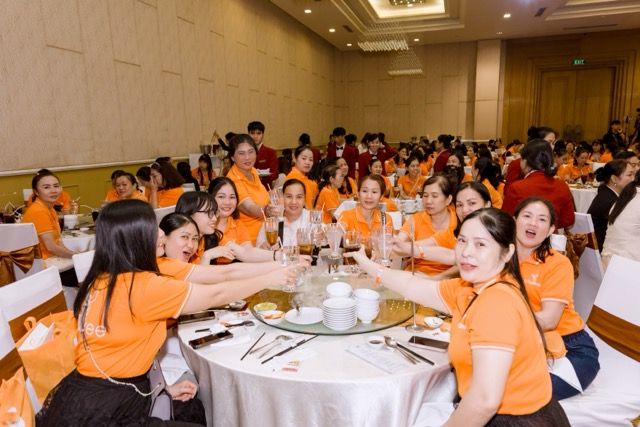 bTaskee vinh danh hàng chục ngàn chị Ong Cam trong đêm Gala cuối năm Beyond the Decade