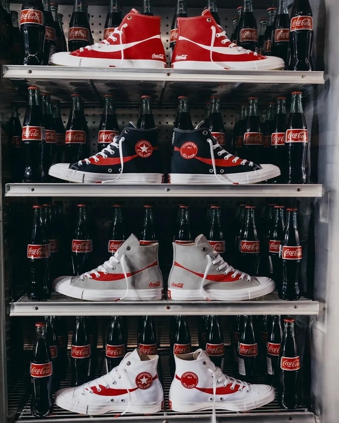 Brand Collab #3: Coca-Cola x Converse – Khi DNA thương hiệu tìm thấy điểm giao văn hoá