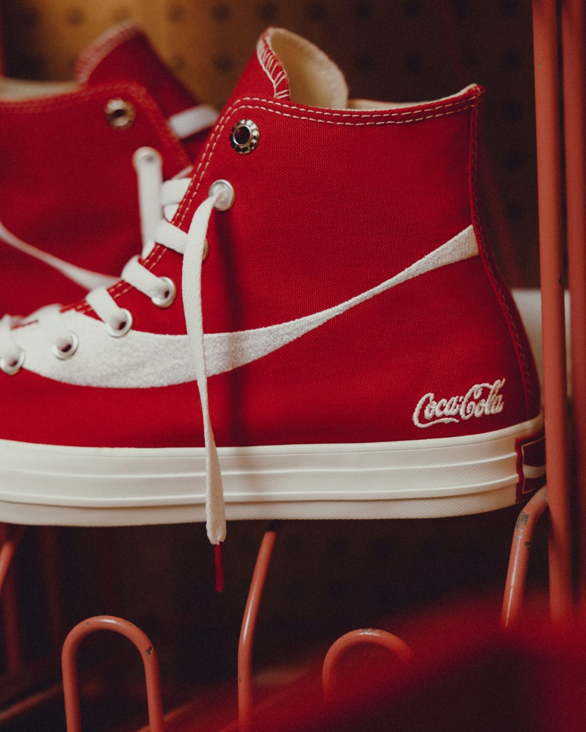Brand Collab #3: Coca-Cola x Converse – Khi DNA thương hiệu tìm thấy điểm giao văn hoá