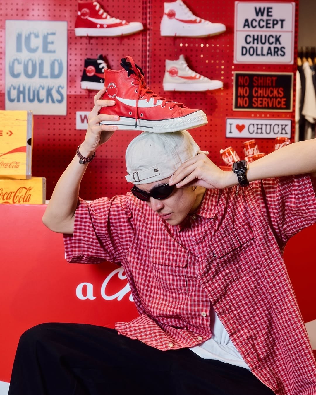 Brand Collab #3: Coca-Cola x Converse – Khi DNA thương hiệu tìm thấy điểm giao văn hoá