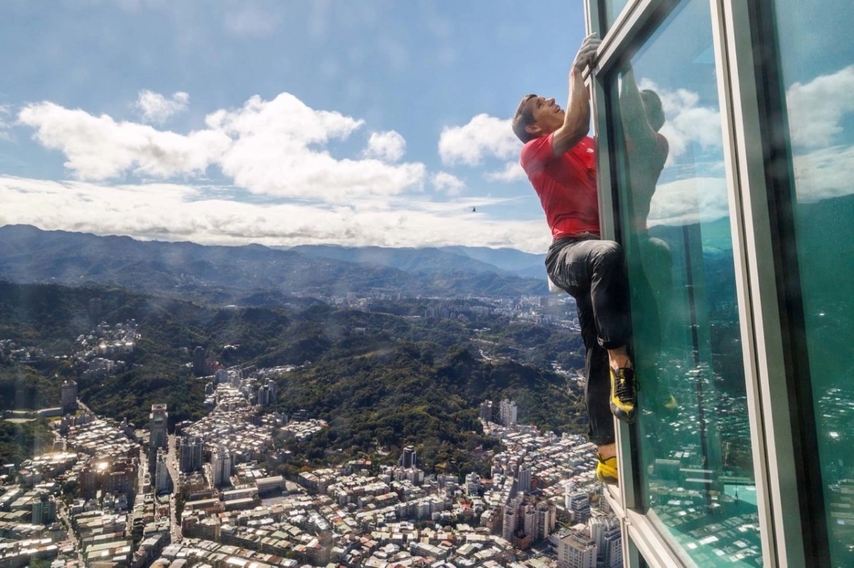 The North Face và Alex Honnold “viral” toàn cầu sau sự kiện Taipei 101