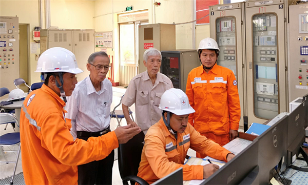 Gặp gỡ những con người lặng lẽ Giữ Lửa cho Tết Việt