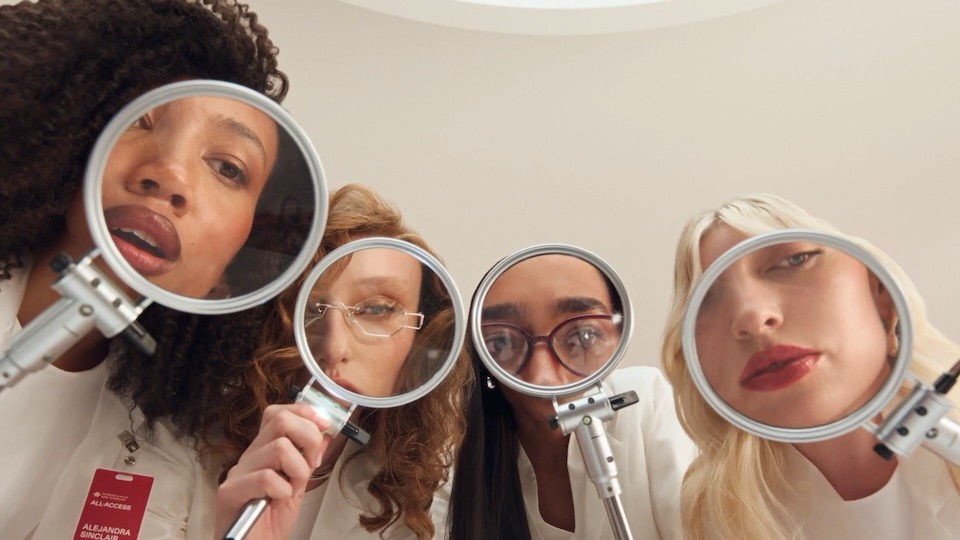 Khi Science và Humor gặp nhau: Olaplex ra mắt chiến dịch quảng cáo mới với ngôi sao “Saturday Night Live”