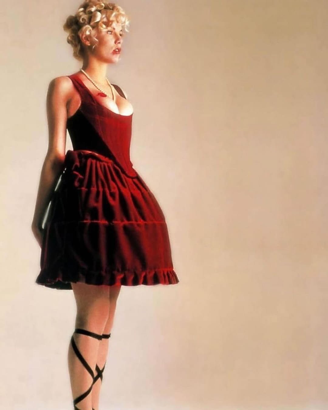 Fashion Icon #41: Vivienne Westwood – “Kẻ ngoại đạo” đã viết nên một ngôn ngữ thời trang phản hệ thống