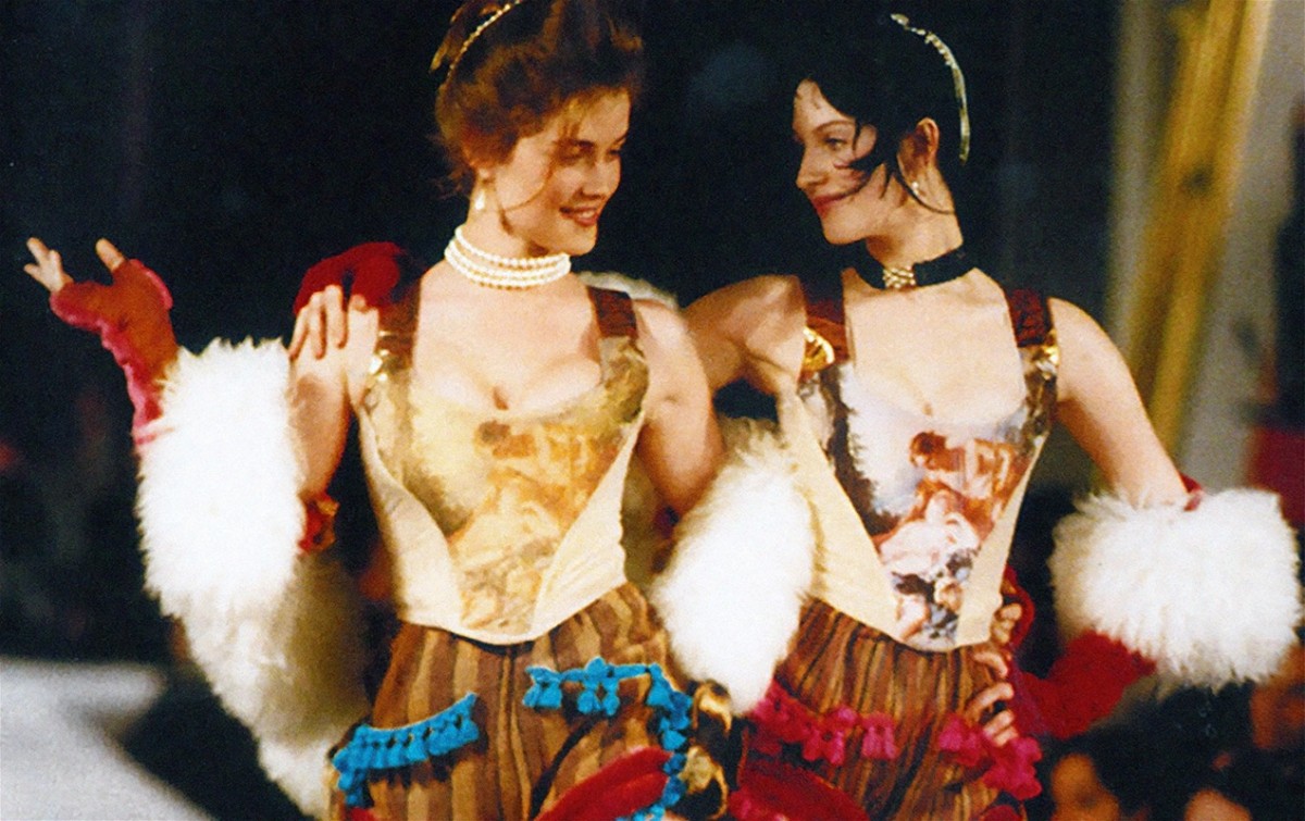 Fashion Icon #41: Vivienne Westwood – “Kẻ ngoại đạo” đã viết nên một ngôn ngữ thời trang phản hệ thống