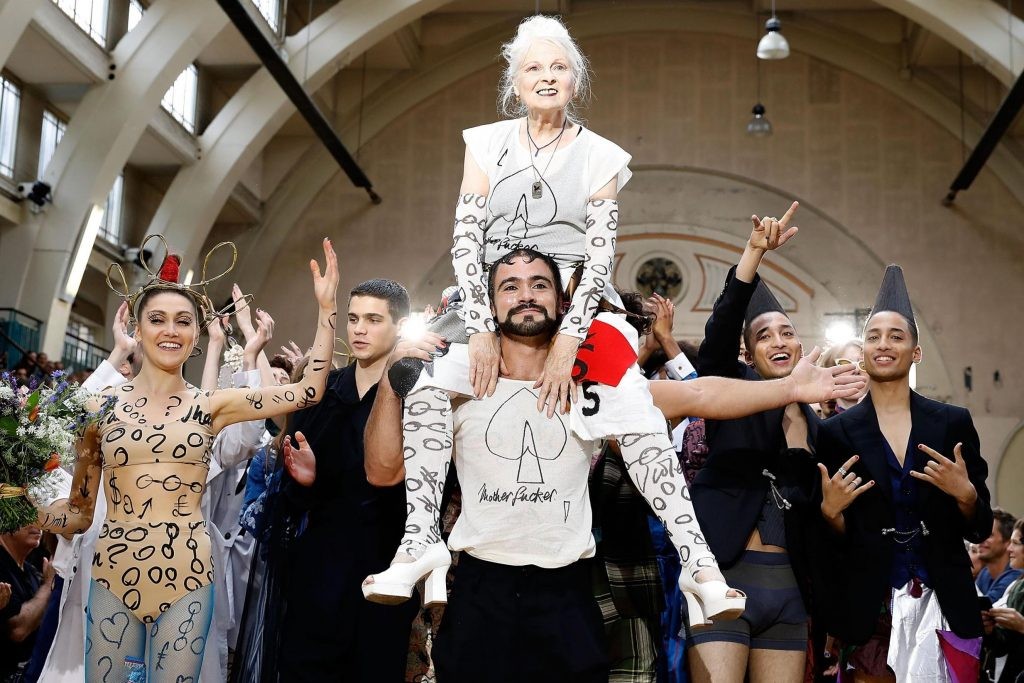 Fashion Icon #41: Vivienne Westwood – “Kẻ ngoại đạo” đã viết nên một ngôn ngữ thời trang phản hệ thống
