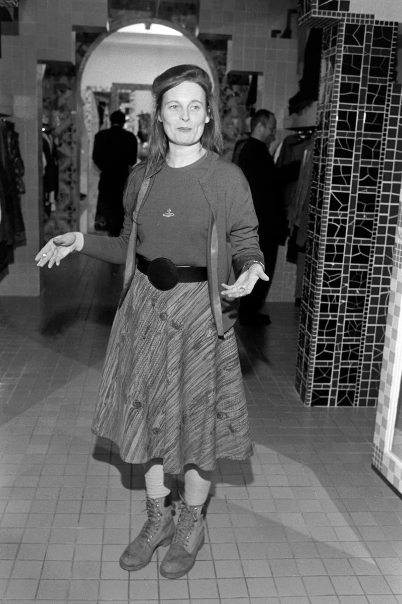 Fashion Icon #41: Vivienne Westwood – “Kẻ ngoại đạo” đã viết nên một ngôn ngữ thời trang phản hệ thống