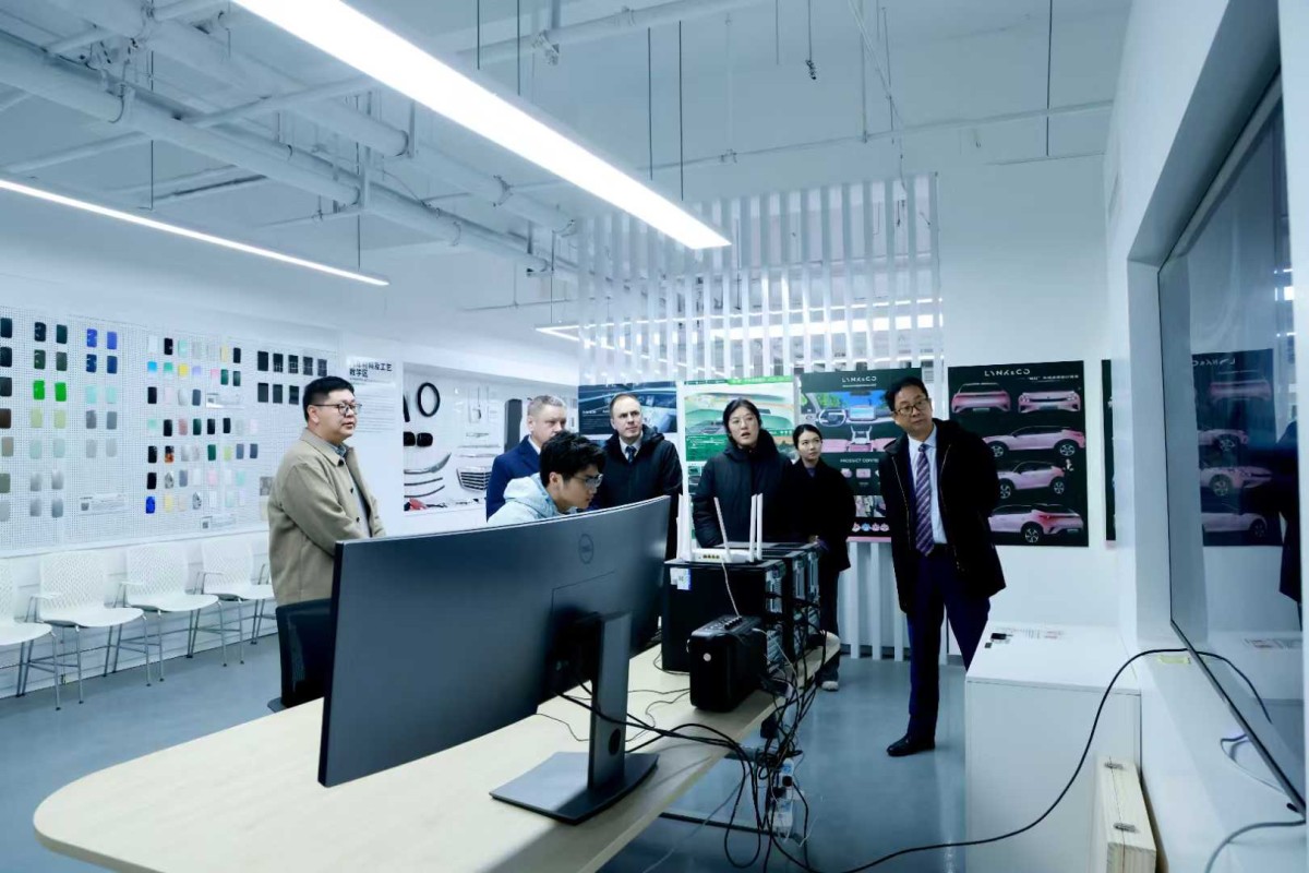 Geely: Đứng trên vai người khổng lồ để trở thành người khổng lồ