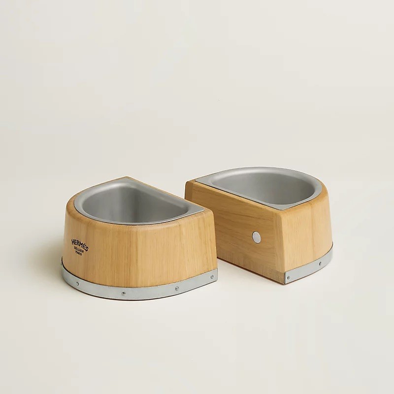 Pet Economy: Tại sao Hermès bán bát ăn 1.100 USD dành cho thú cưng?