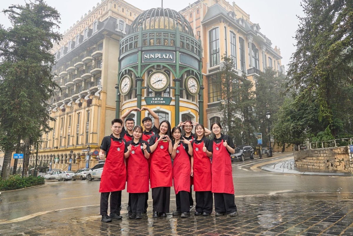 Starbucks trên những đỉnh núi: Chiến lược “cắm cờ” tại các tọa độ độc bản