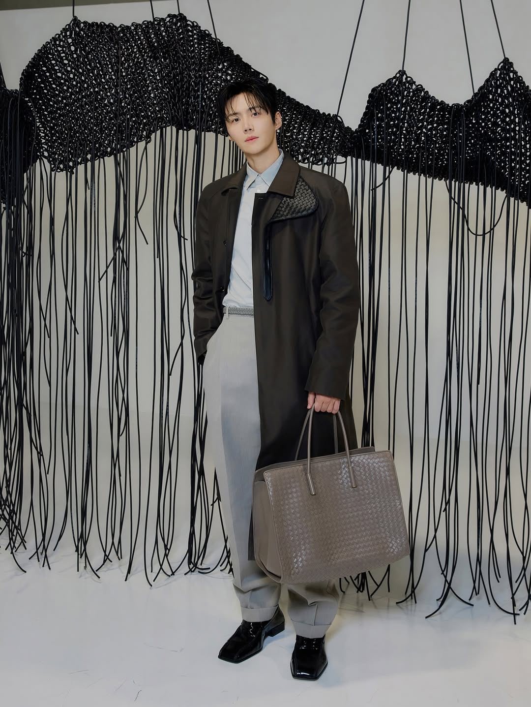 Brand Collab #6: Bottega Veneta x Jenga – Ai sẽ mua bộ trò chơi rút gỗ giá 6.900 USD của Bottega Veneta?