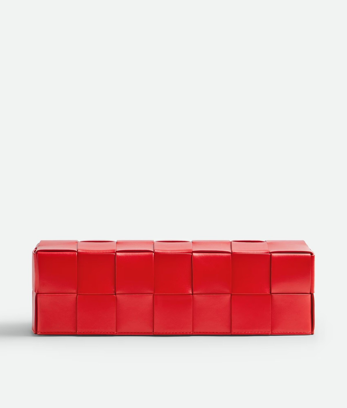 Brand Collab #6: Bottega Veneta x Jenga – Ai sẽ mua bộ trò chơi rút gỗ giá 6.900 USD của Bottega Veneta?