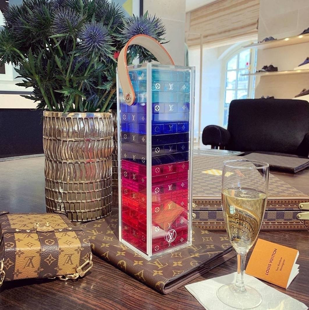 Brand Collab #6: Bottega Veneta x Jenga – Ai sẽ mua bộ trò chơi rút gỗ giá 6.900 USD của Bottega Veneta?