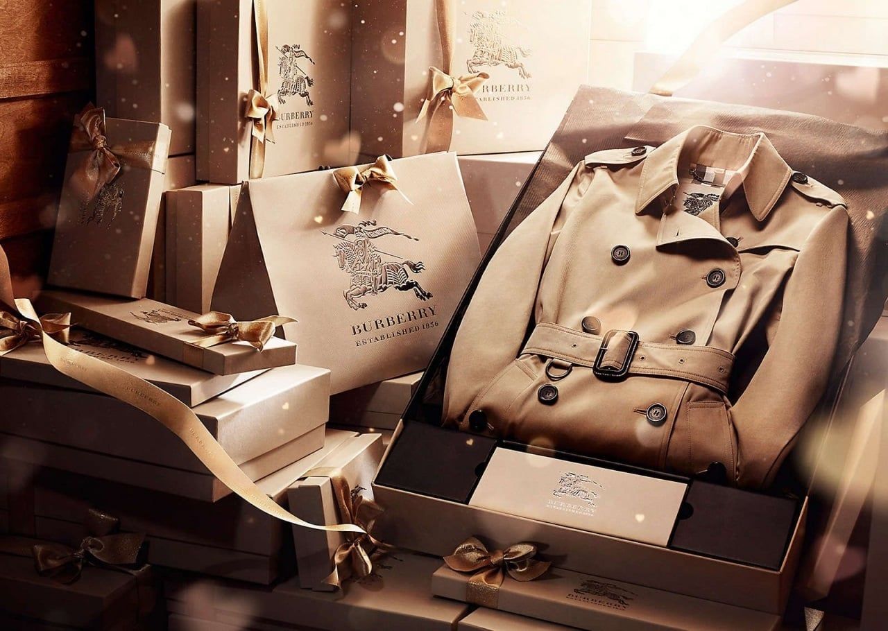 Burberry Và Câu Hỏi Lớn: Làm Sao Để Di Sản Vẫn Hấp Dẫn Với Thế Hệ Mới?