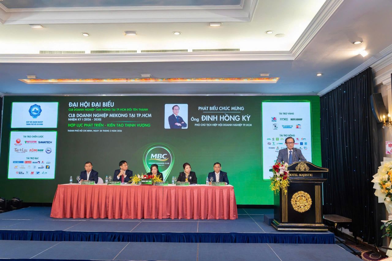 Khi T&acirc;n Ph&oacute; Chủ tịch CLB Doanh nghiệp Mekong tại TP.HCM l&agrave; Hoa hậu