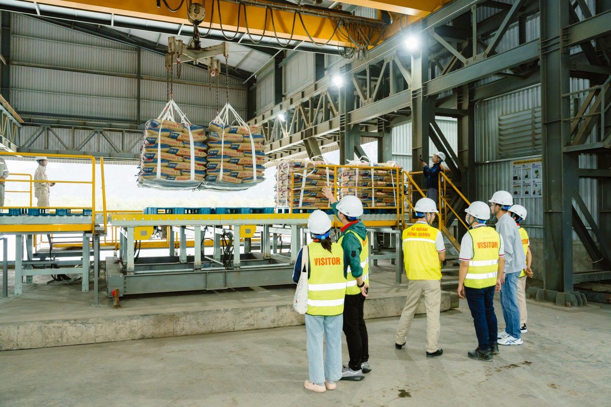 Kỷ niệm 20 năm, Xi măng Sông Gianh tăng tốc chuyển đổi xanh cùng SCG