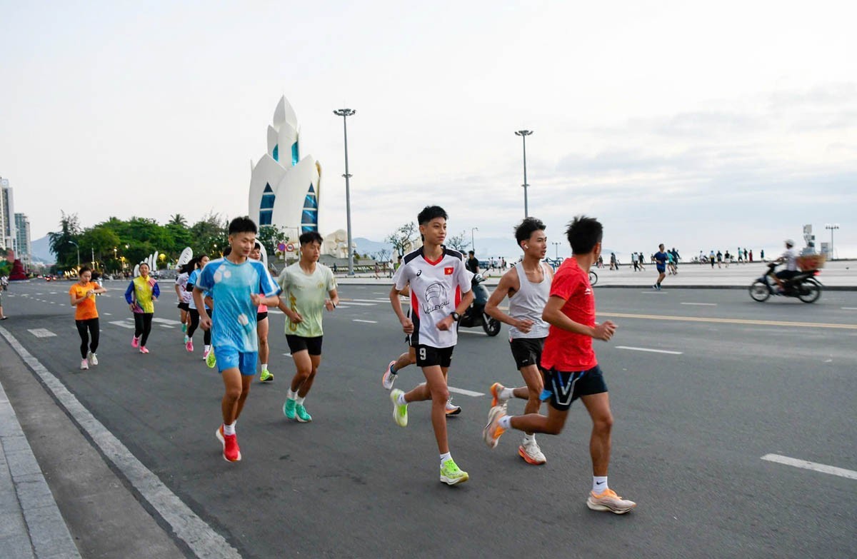 Khi những cung đường chạy bộ trở thành “bước đà” để cả cộng đồng tiến lên