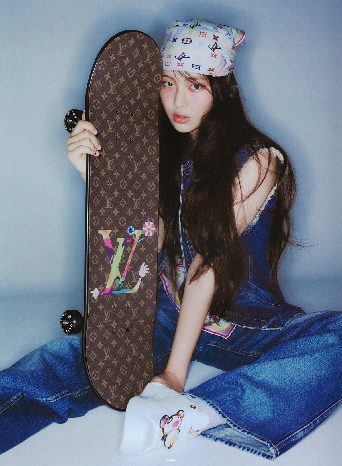 Louis Vuitton x Murakami 2025: Khi gã khổng lồ xa xỉ “vũ khí hóa” sự hoài niệm
