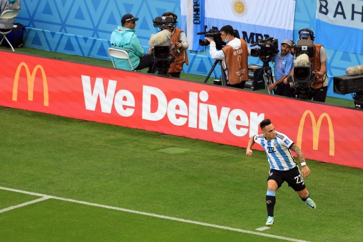 World Cup 2026 Sponsorship: Những thương hiệu nào đang “rót tiền” cho “bữa tiệc” bóng đá lớn nhất hành tinh?