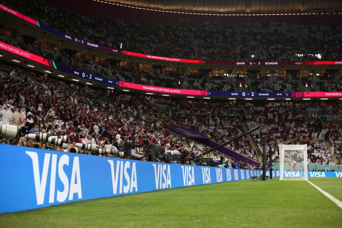 World Cup 2026 Sponsorship: Những thương hiệu nào đang “rót tiền” cho “bữa tiệc” bóng đá lớn nhất hành tinh?