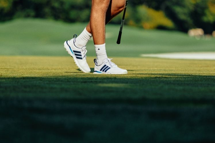 adidas Golf Performance Day, mang đến trải nghiệm hiệu suất toàn diện với bộ đôi giày và quần Golf