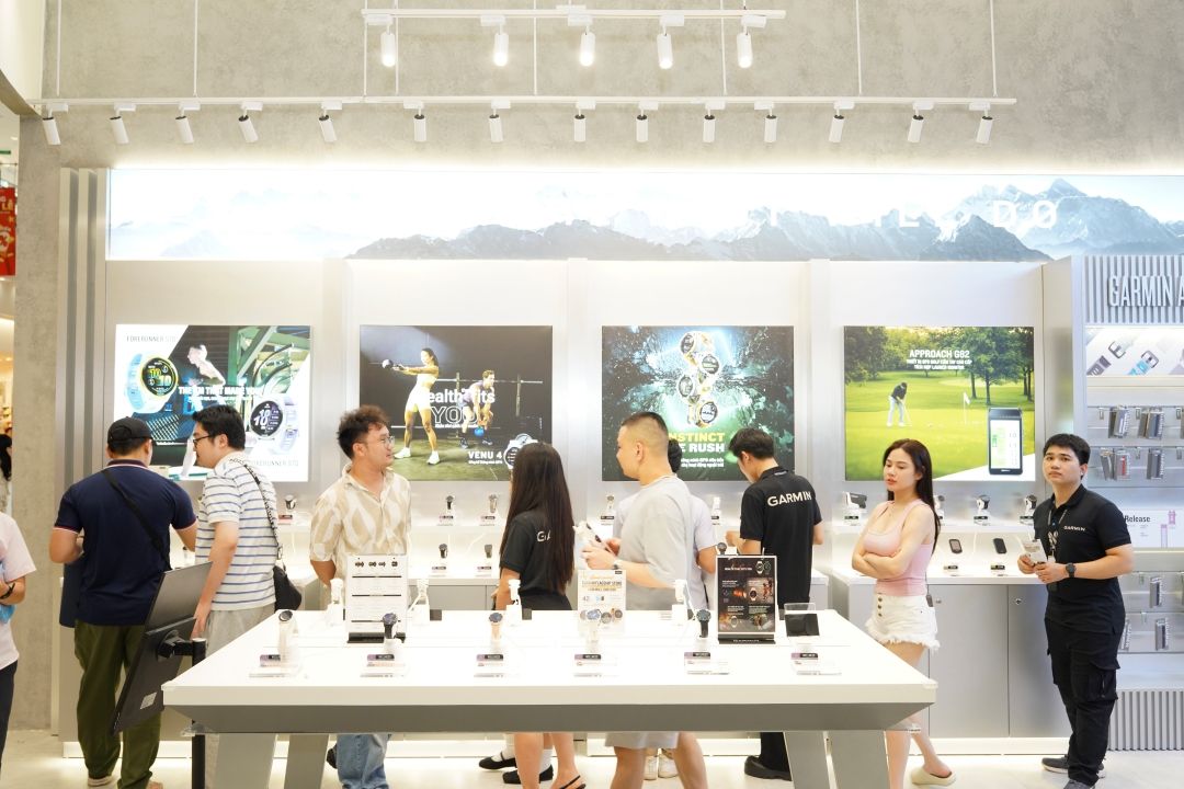 Garmin Flagship Store thu h&uacute;t kh&aacute;ch sau lễ khai trương tại H&agrave; Nội