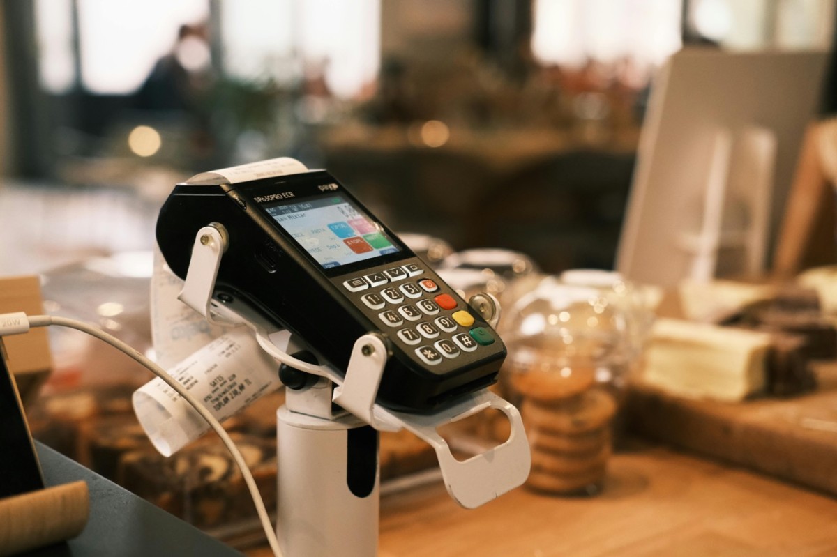 Chọn phần mềm bán hàng nên chọn theo hàng hóa, quy mô cửa hàng và chi phí thực tế
