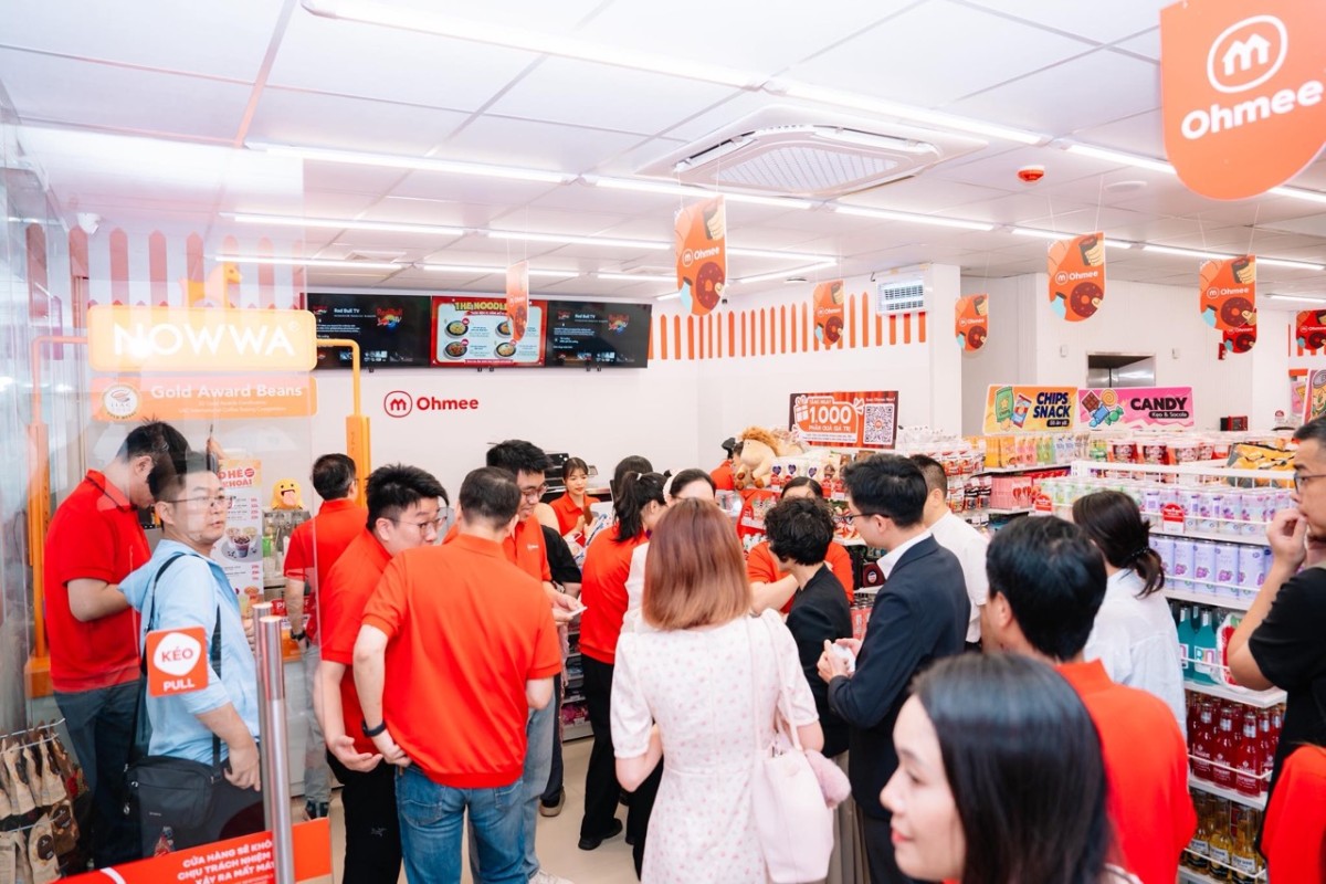 Brand Updates W18-19/2026: Mirinda đổi nhận diện thương hiệu, “ông lớn” cửa hàng tiện lợi Trung Quốc đặt chân vào Việt Nam