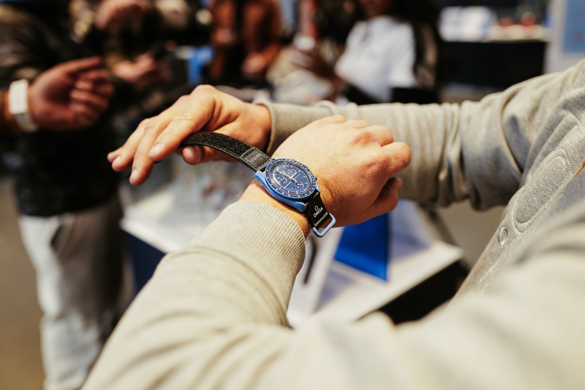 Omega x Swatch – Hiện tượng MoonSwatch làm nên “cơn địa chấn” trong ngành đồng hồ