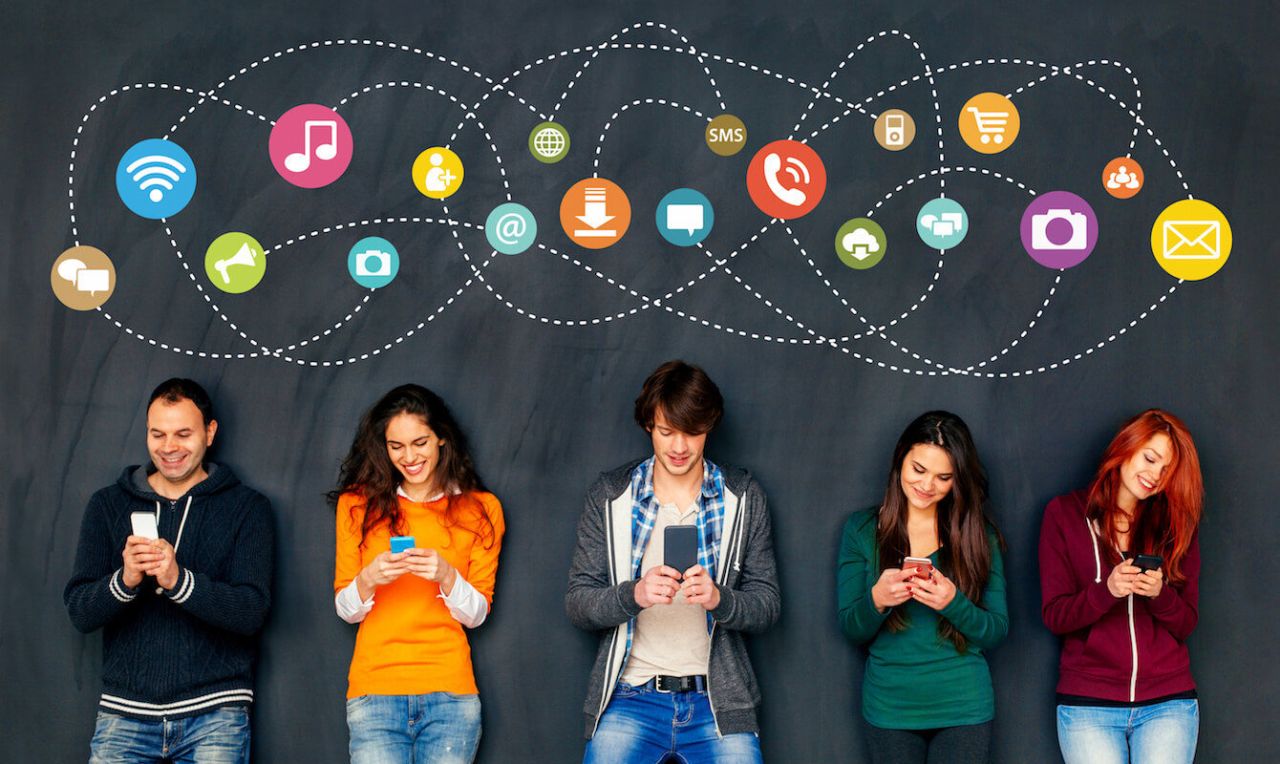 Mạng xã hội còn thật sự “xã hội”? Khi Gen Z đang thay đổi cách thương hiệu làm Marketing