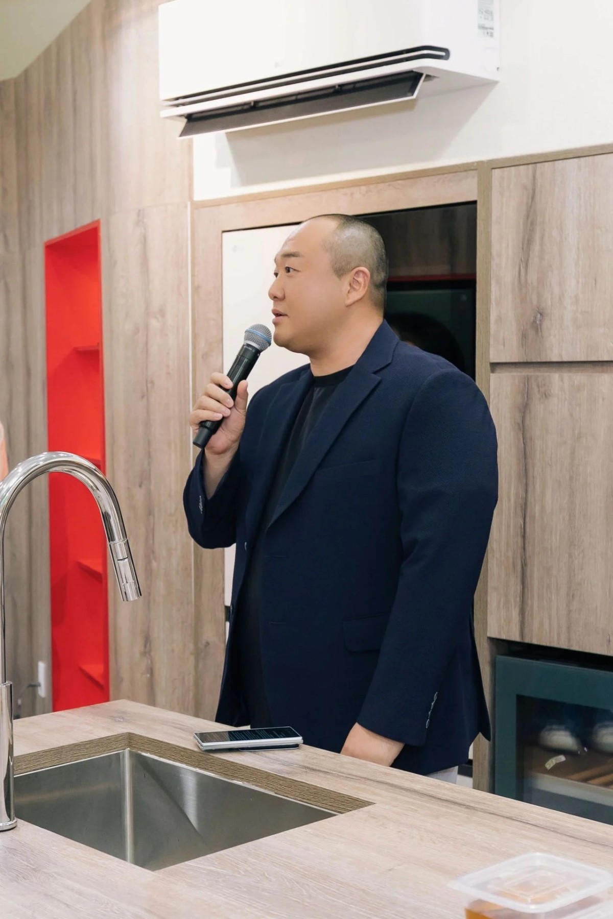 LG đồng hành cùng Bếp trưởng Son Jong-won đưa “tiêu chuẩn Michelin” vào gian bếp gia đình Việt
