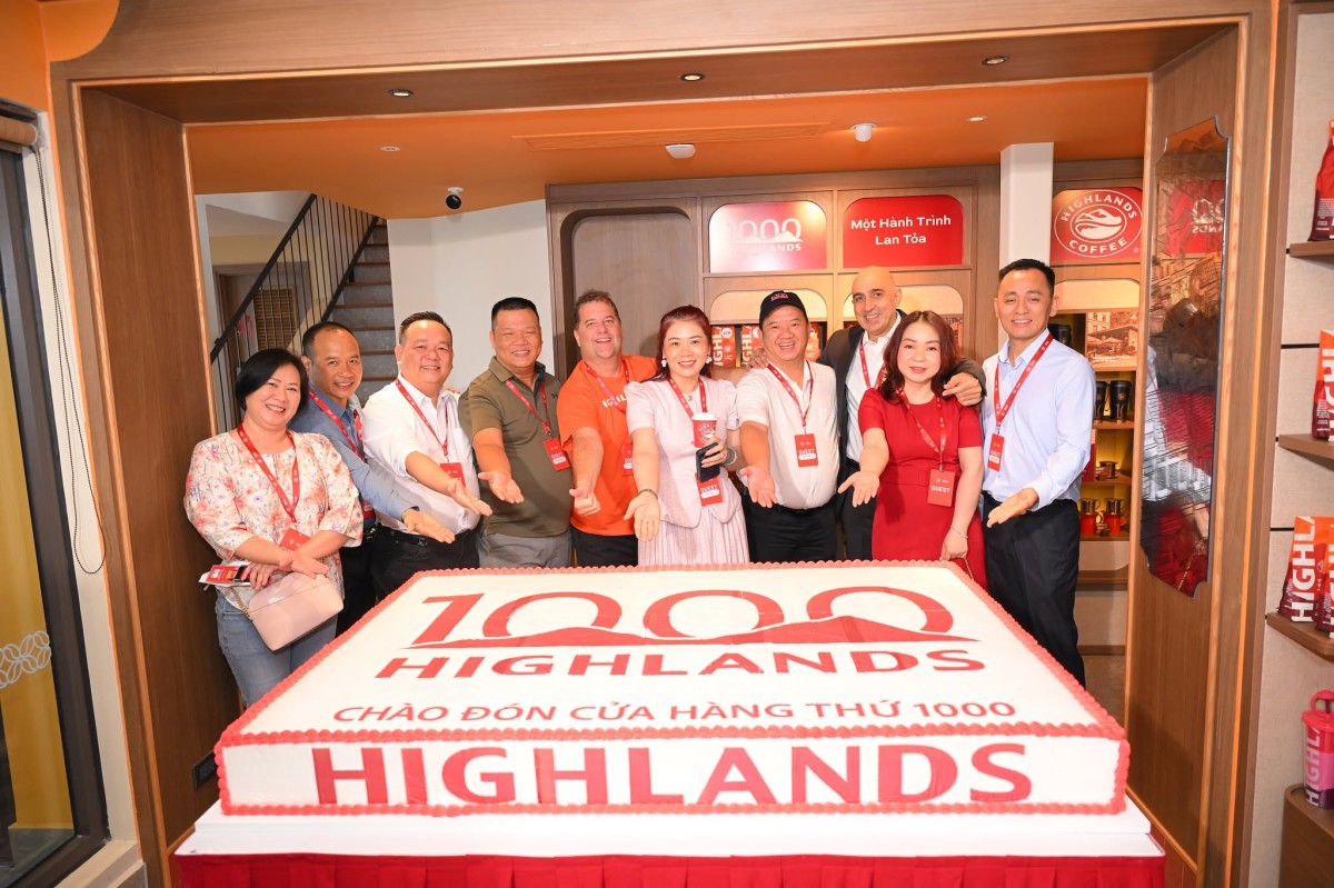 Brand Updates W23-24/2026: Highlands Coffee chạm mốc 1.000 cửa hàng, Green SM khai trương dịch vụ taxi điện tại Ấn Độ
