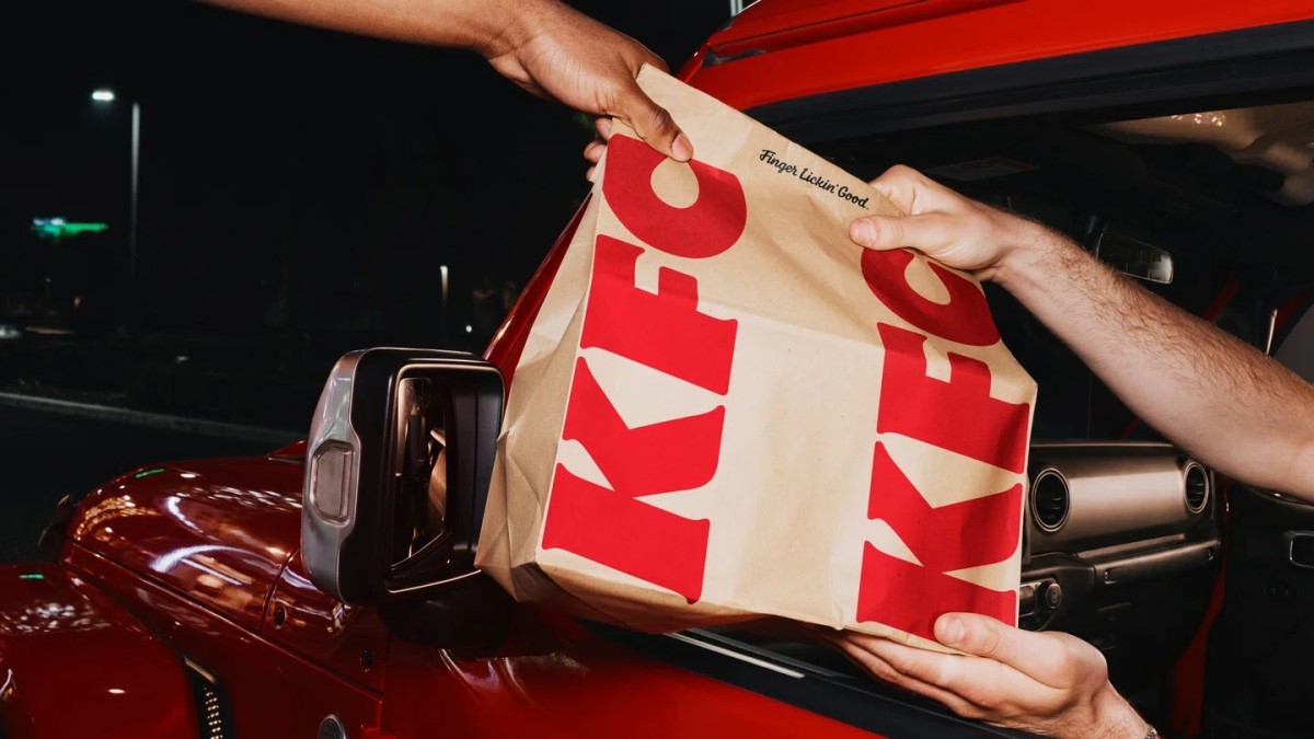 Brand Updates W25/2026: Pizza Hut “bán mình” với giá 2,7 tỷ USD, KFC làm mới thương hiệu trên phạm vi toàn cầu
