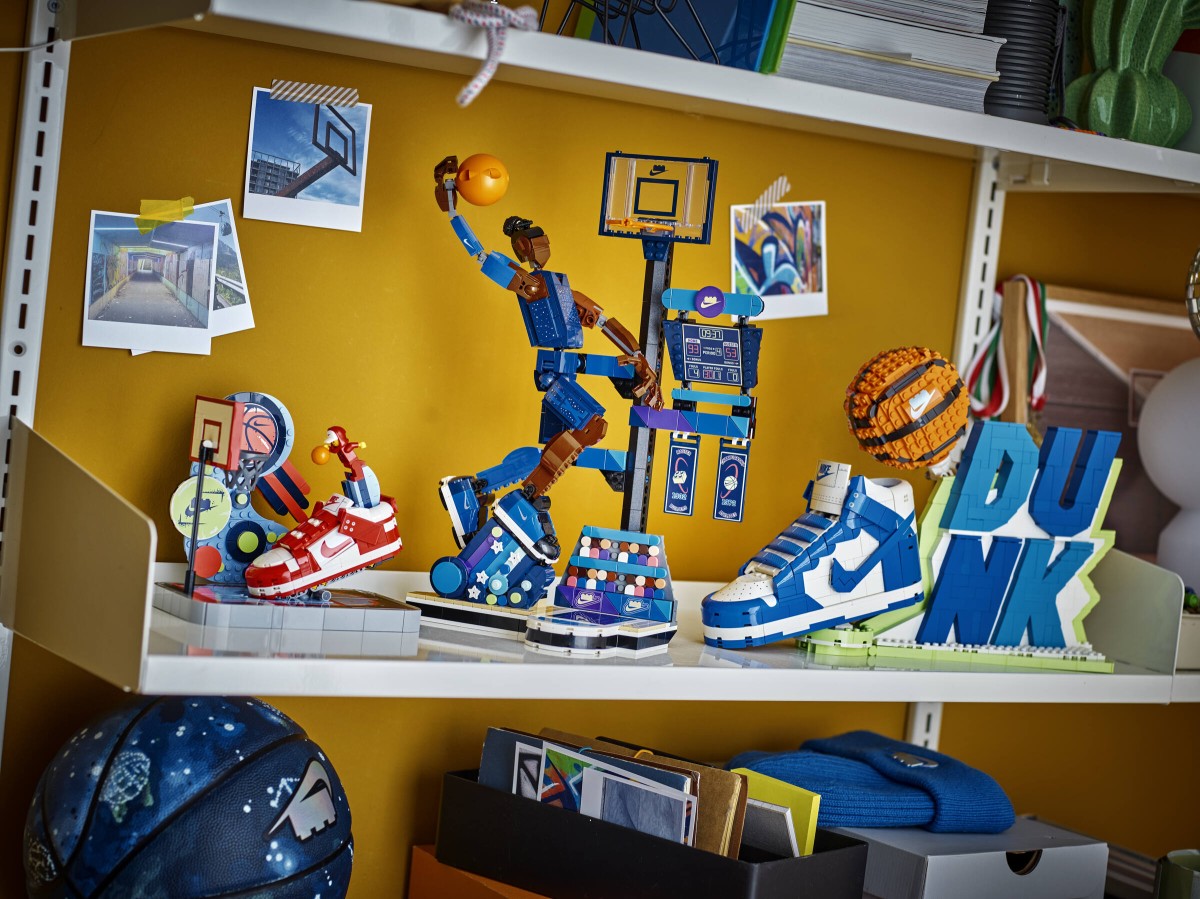 Brand Collab #9: Nike x LEGO – Liên minh chiến lược giữa Thể thao và Sáng tạo trong kỷ nguyên trải nghiệm toàn cầu