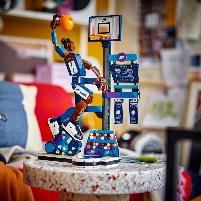 Brand Collab #9: Nike x LEGO – Liên minh chiến lược giữa Thể thao và Sáng tạo trong kỷ nguyên trải nghiệm toàn cầu