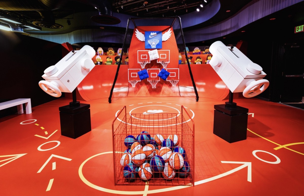 Brand Collab #9: Nike x LEGO – Liên minh chiến lược giữa Thể thao và Sáng tạo trong kỷ nguyên trải nghiệm toàn cầu