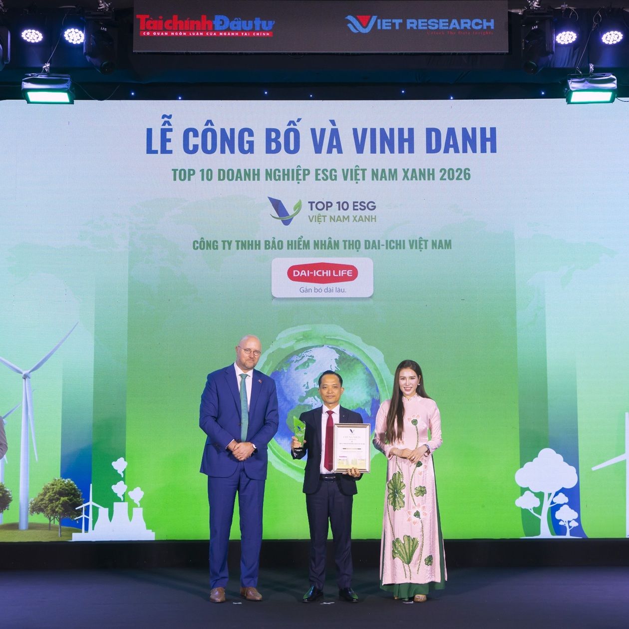 Dai-ichi Life Việt Nam được vinh danh 4 giải thưởng tại Diễn đ&agrave;n Doanh nghiệp Việt Nam 2026