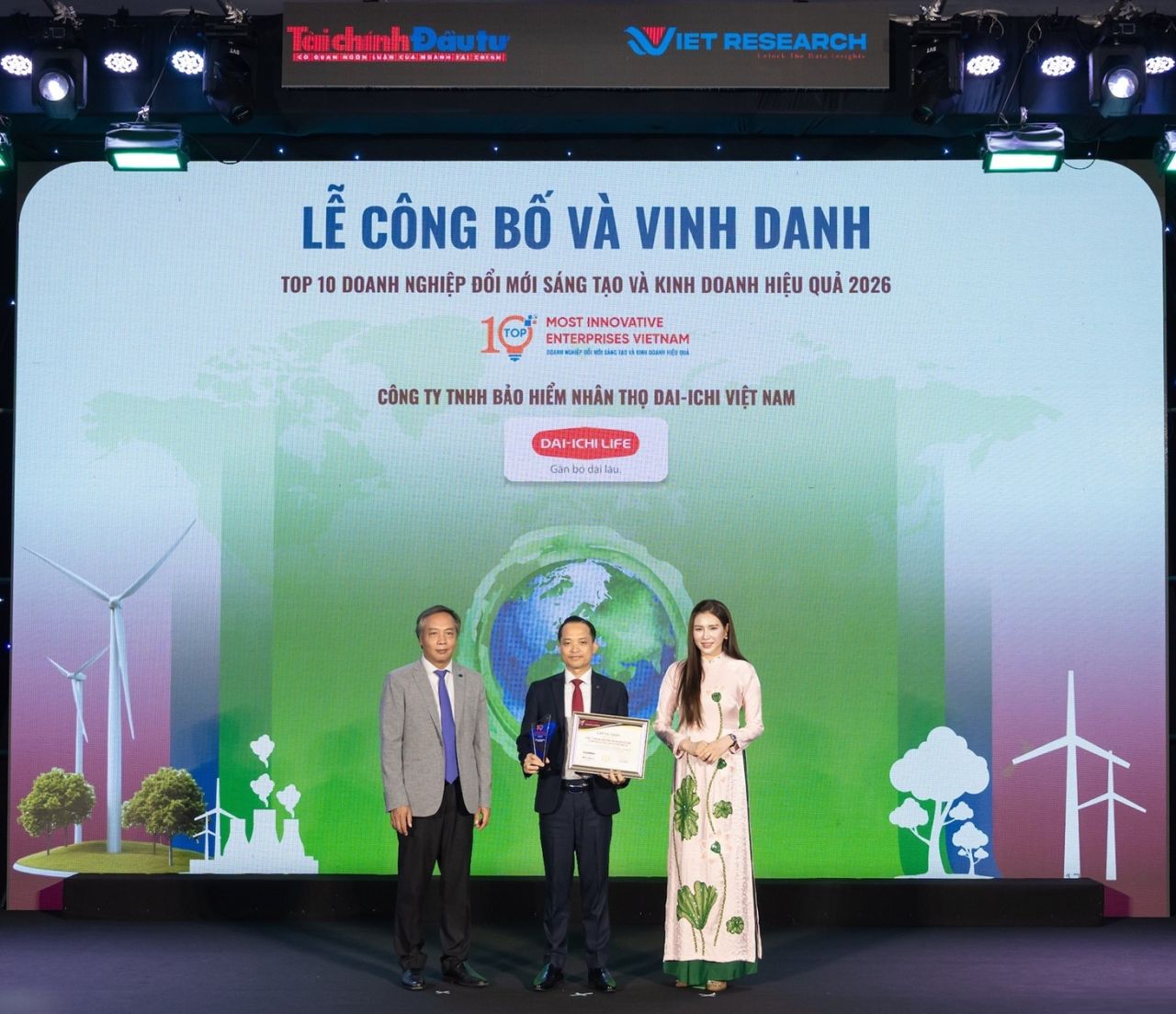Dai-ichi Life Việt Nam được vinh danh 4 giải thưởng tại Diễn đ&agrave;n Doanh nghiệp Việt Nam 2026