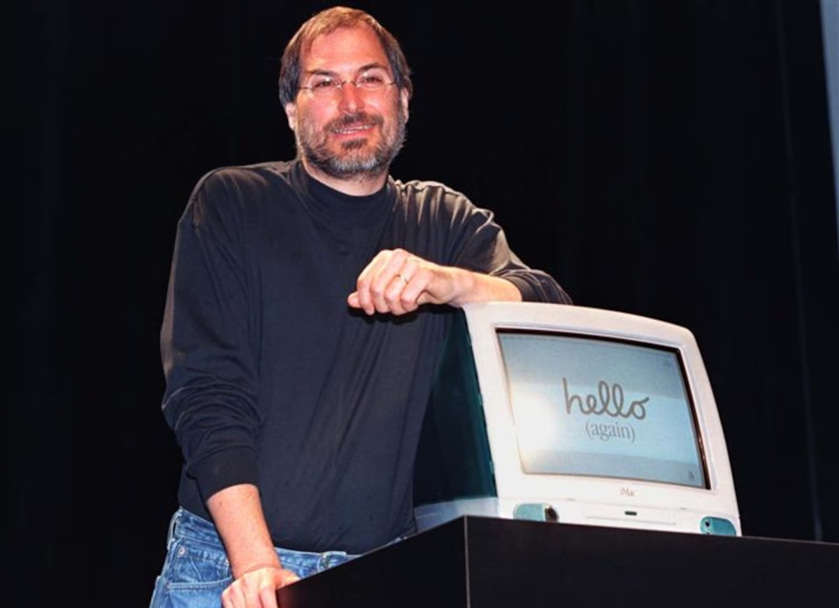 Apple, Issey Miyake và câu chuyện chiếc áo cổ lọ đen huyền thoại của Steve Jobs
