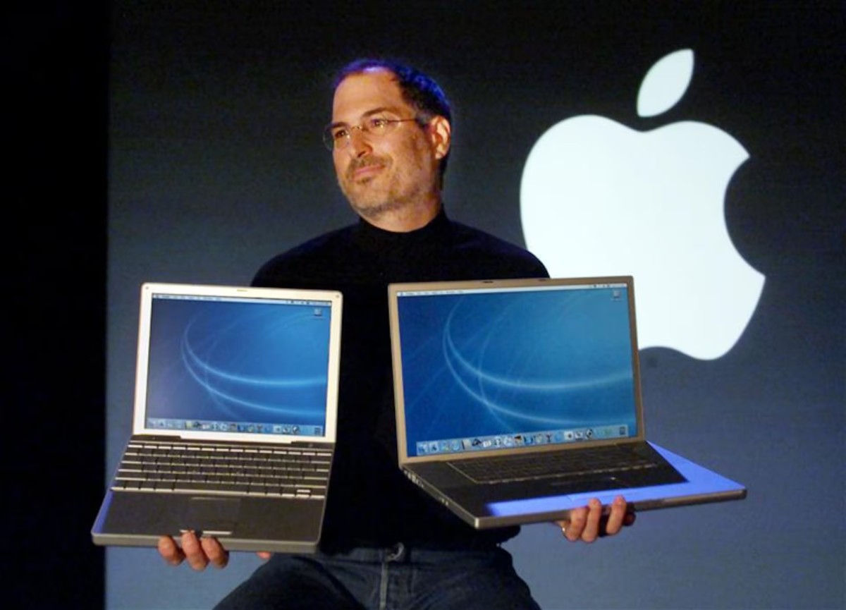Apple, Issey Miyake và câu chuyện chiếc áo cổ lọ đen huyền thoại của Steve Jobs