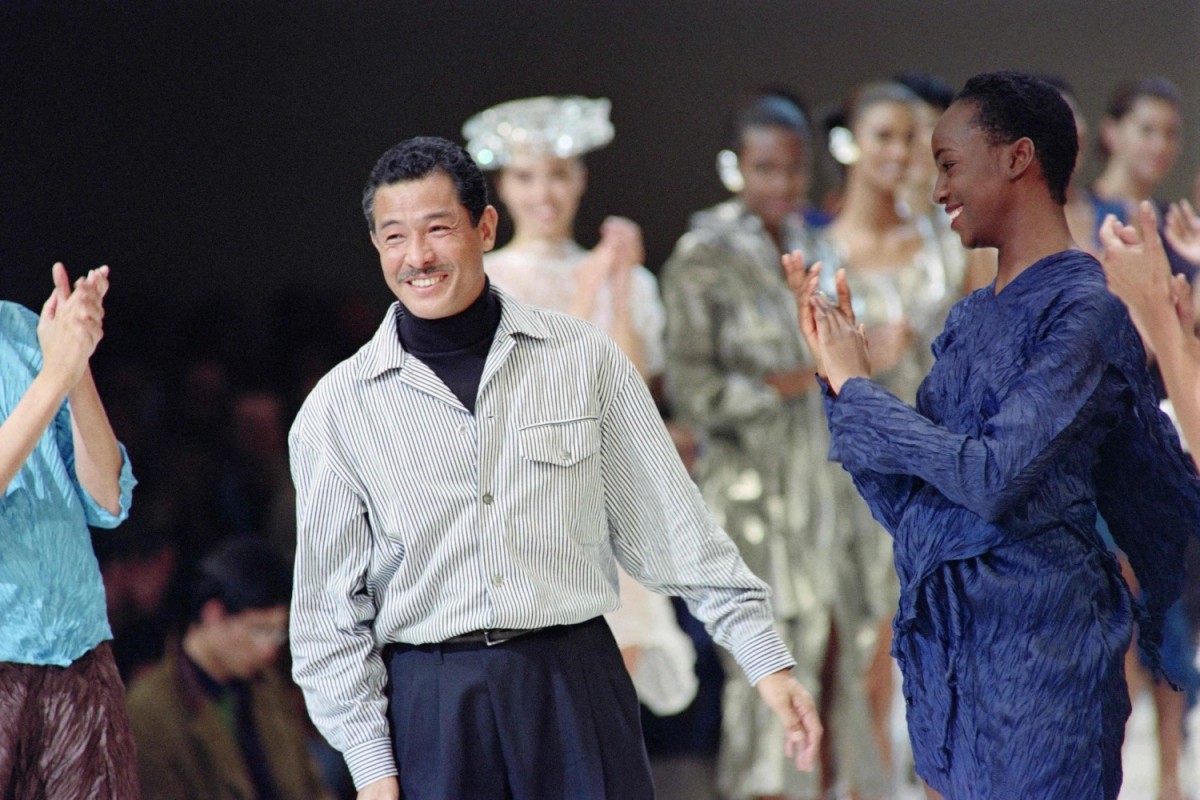 Apple, Issey Miyake và câu chuyện chiếc áo cổ lọ đen huyền thoại của Steve Jobs