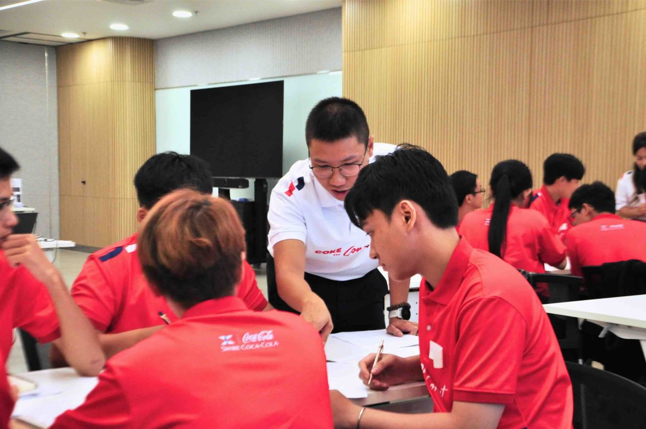 Sinh vi&ecirc;n T&acirc;y Ninh trải nghiệm thực tập v&agrave; tư vấn nghề nghiệp tại Nh&agrave; m&aacute;y Coca-Cola