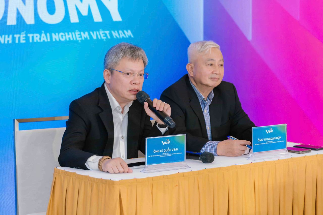 [VEEW][30/07/2026] Triển l&atilde;m B2B: Bộ lọc niềm tin giữa kỷ nguy&ecirc;n b&ugrave;ng nổ dữ liệu nhiễu