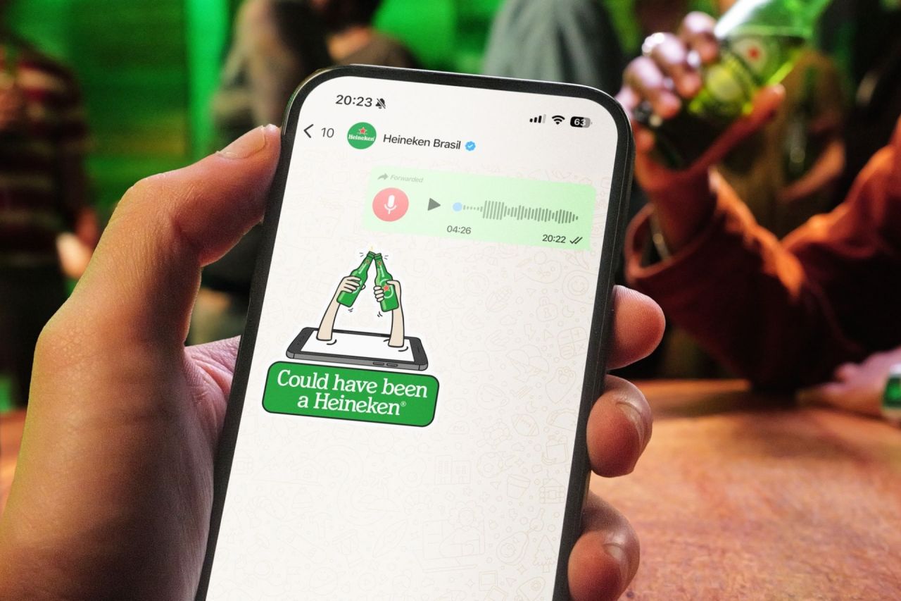 Heineken biến những đoạn voice note d&agrave;i th&agrave;nh lời mời gặp mặt trong chiến dịch OOH đầy s&aacute;ng tạo mới