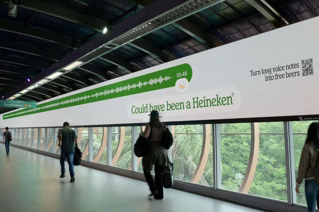 Heineken biến những đoạn voice note d&agrave;i th&agrave;nh lời mời gặp mặt trong chiến dịch OOH đầy s&aacute;ng tạo mới