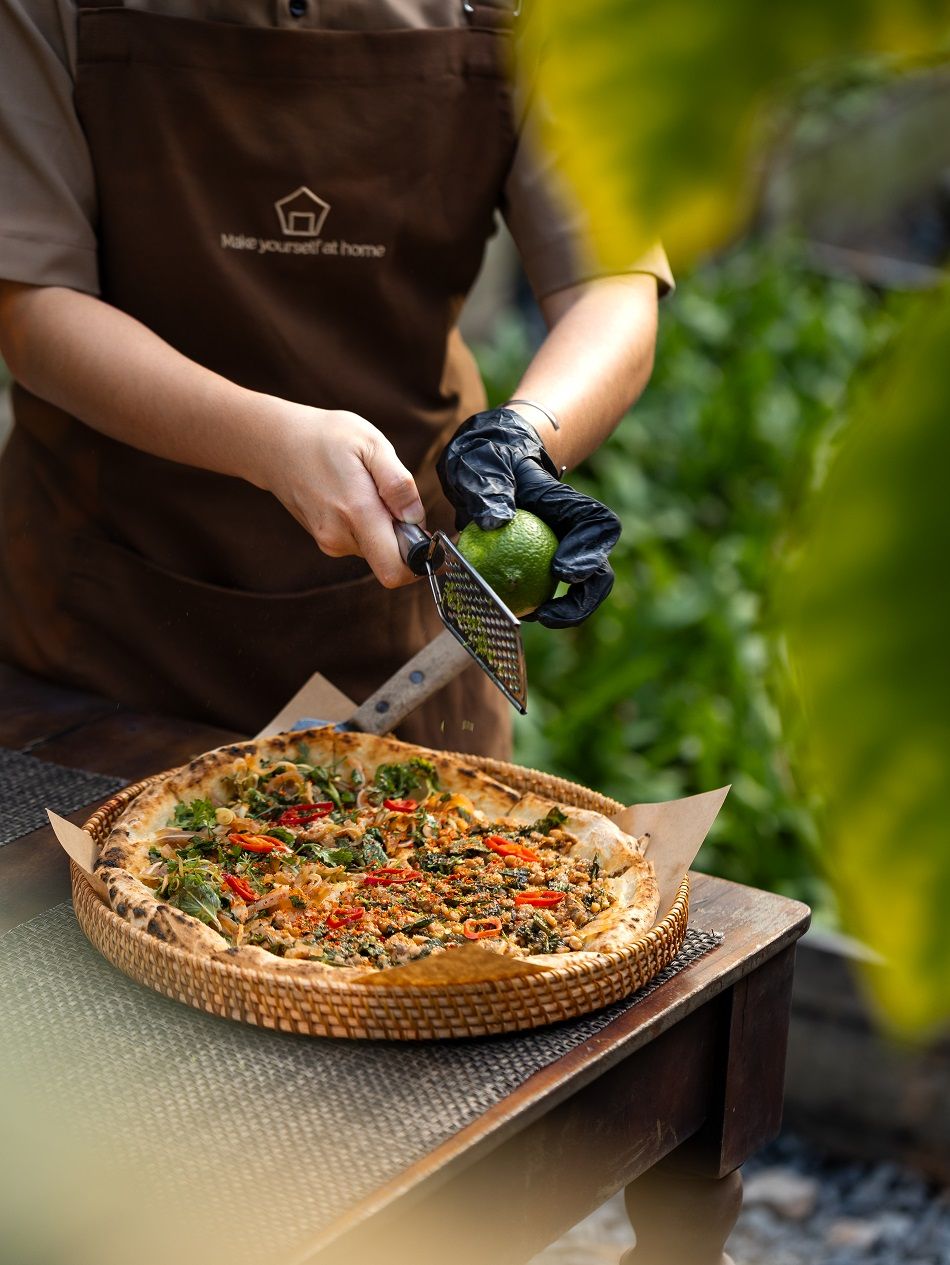 Người Việt kể câu chuyện văn hóa Việt trên từng đế bánh Pizza