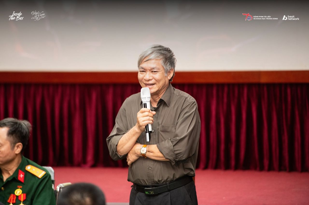 Cựu chiến binh v&agrave; thế hệ trẻ c&ugrave;ng gặp gỡ tại buổi chiếu phim t&agrave;i liệu Tr&ecirc;n chiếc xe lăn