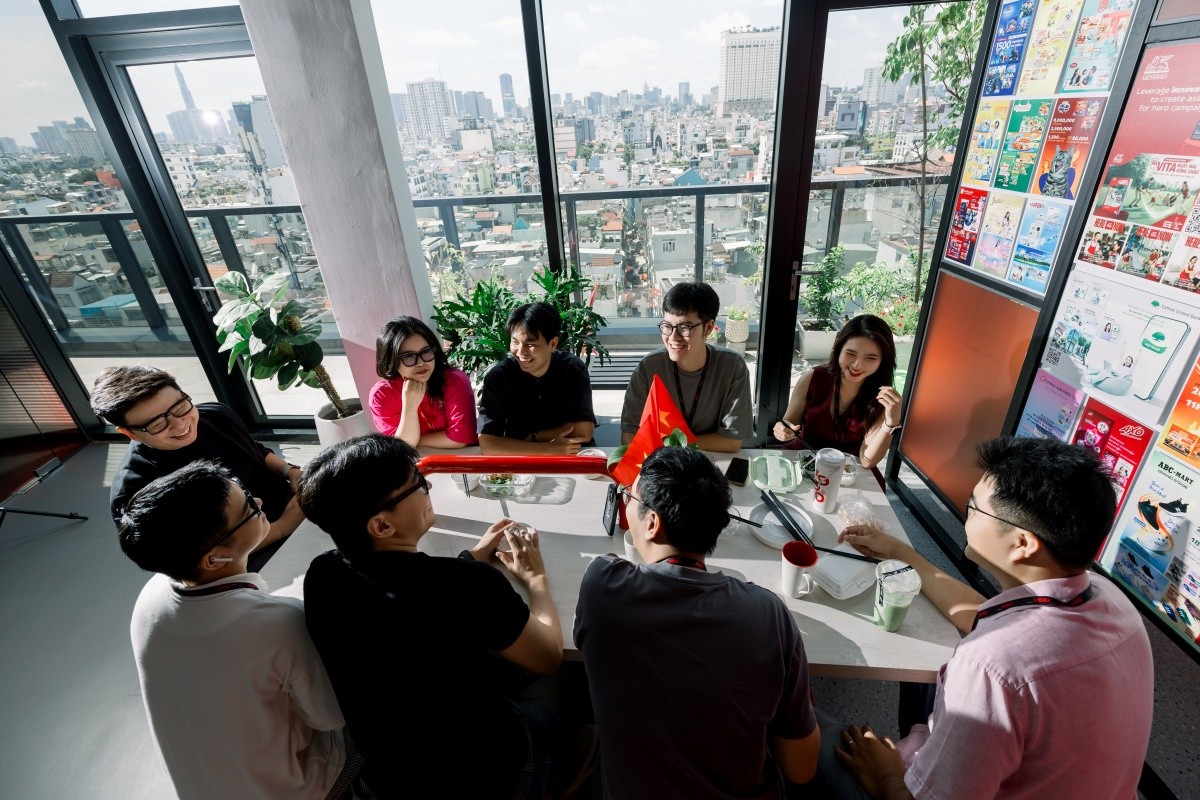Giờ nghỉ trưa tại 1990 Agency – khoảng thời gian gắn kết và sẻ chia giữa các thành viên.