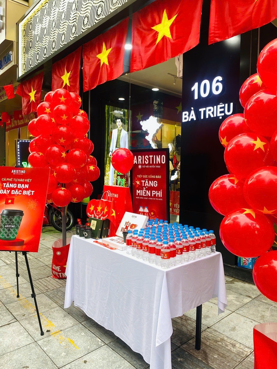 Không chỉ là thời trang: Aristino kể câu chuyện yêu nước theo cách đặc biệt