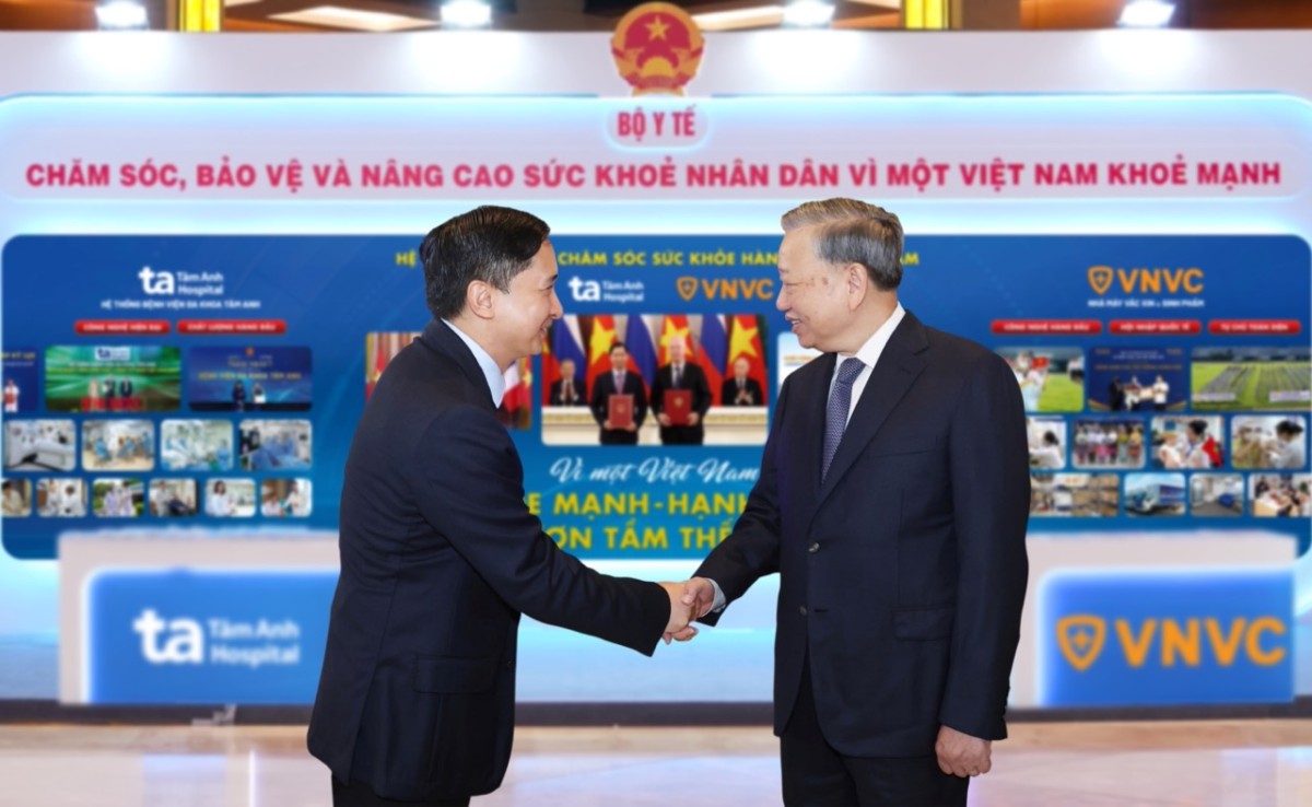 Bệnh viện Tâm Anh giới thiệu các siêu Robot AI tại Nhà Quốc hội